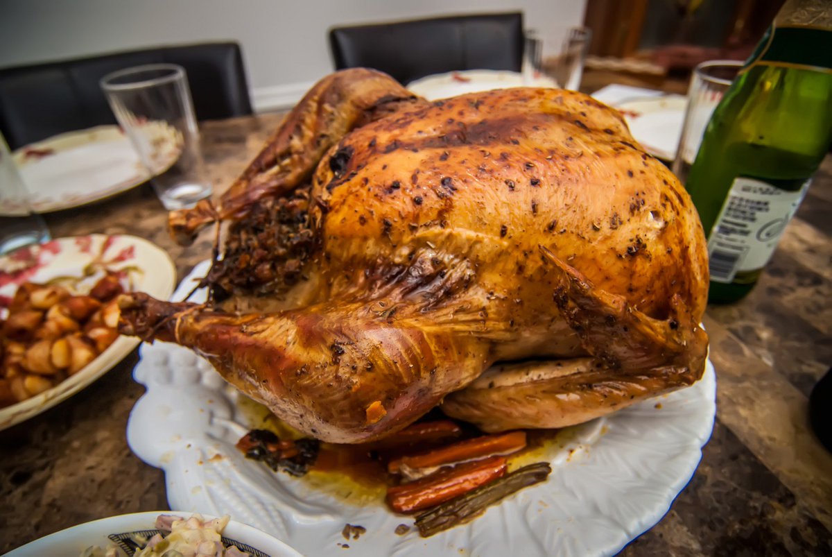 JeffersonLAFun's tweet photo. Not feeling like cooking all day on #Thanksgiving? Pre-order your meal or check out a few of our favorite #JeffersonParish restaurants that are open all day! #VisitJeffersonParish @DeaniesSeafood  @heritage_grill @cafebmetairie  @theblvdbistro  https://t.co/bhhrBveovq https://t.co/4iQcUeCptO