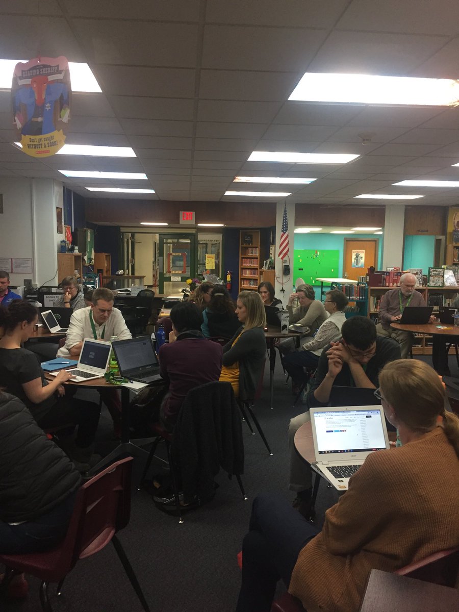 CMSPrincipals's tweet photo. #cmsvt silent group read about proficiency philosophy. #PBL @CSDAmyMinor https://t.co/ruz5WDQuTW