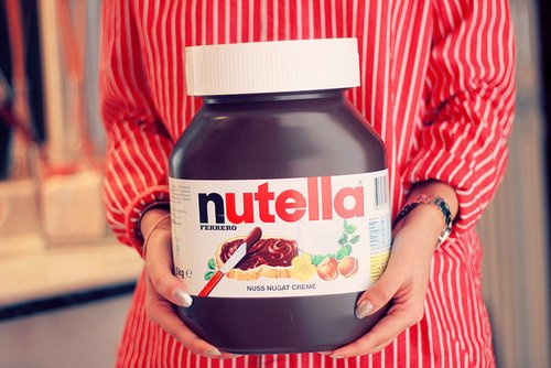 modeparis123's tweet image. #Concours Follow + RT pour remporter un pot géant de Nutella #miam 🍫