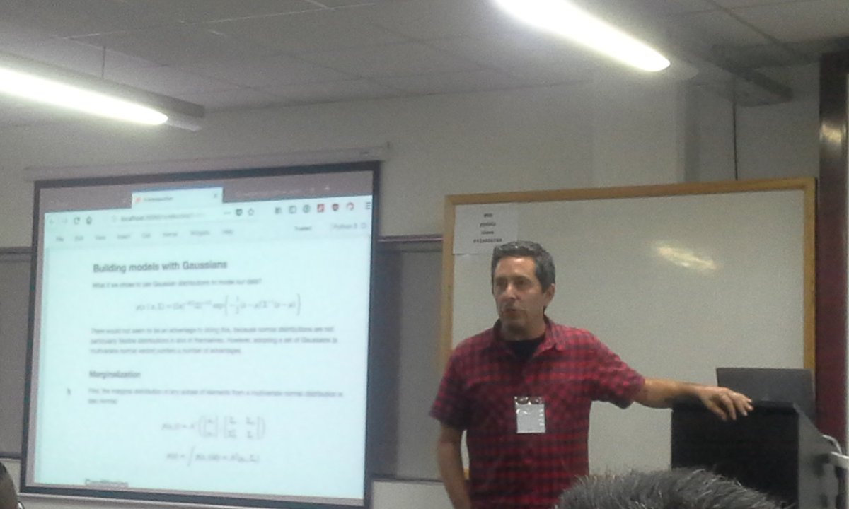 ArielRossanigo's tweet image. @fonnesbeck talking about Gaussian Processes in PyMC3 in @PyDataSL // #machinalife