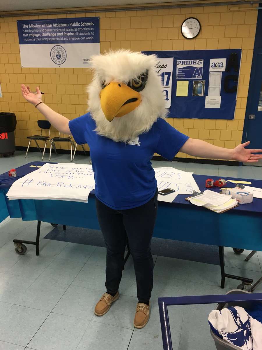 MrsReedAHS's tweet photo. Thereโs a ton of work that goes on behind the scenes to get ready for #BluePride2017. Special shout out to @mrsregohistory for being the wizard behind the curtain! #engageattleboro https://t.co/XpFBqeeuQ6