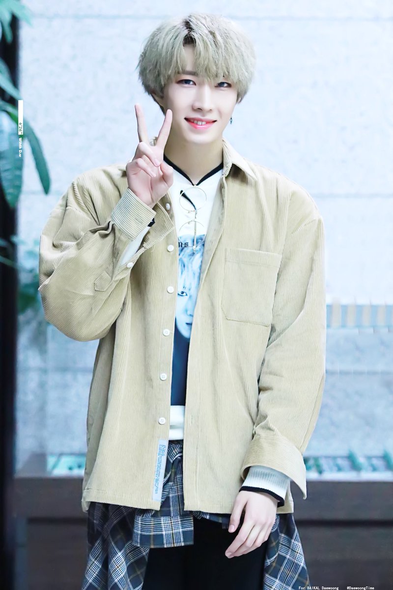 DaewoongTime's tweet photo. 🕓>>> 171108 #BAIKAL 막방 팬미팅 

✌️✌️

#대웅 #daewoong #임대웅
#바이칼 #Hiccup 
@BAIKAL_official https://t.co/t1CMUnTC5P