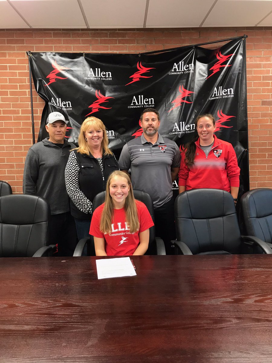 amandawrayy's tweet photo. Super excited and thankful to say that I will be continuing my education and soccer career at Allen!📝⚽️❤️@ACCWomensSoccer https://t.co/ywnzgL9HhM