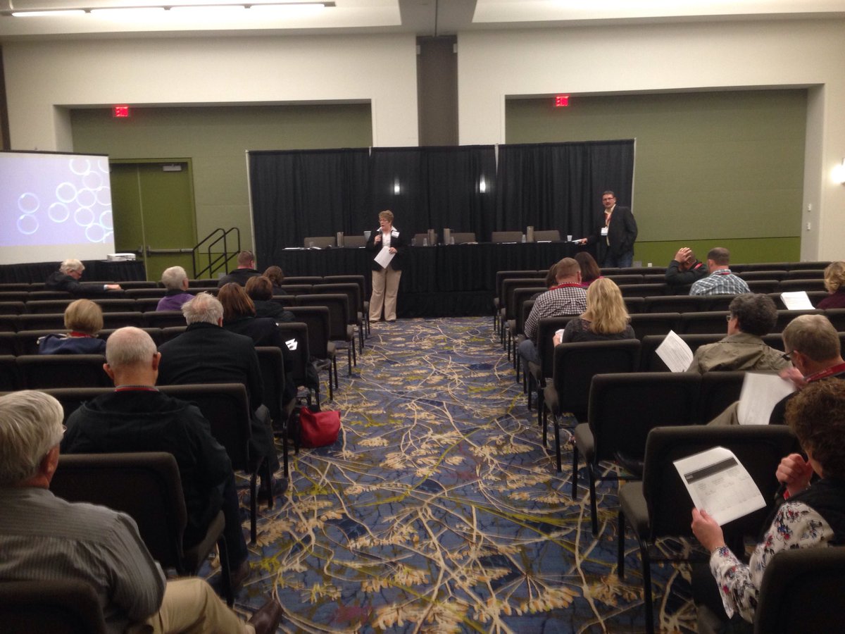 Pastoral's tweet photo. Connecting industry leaders &amp; educators session at IASB Davis Co. Schools and Ottumwa Econ. Development Corp #IASB17 https://t.co/tB2gvgz676