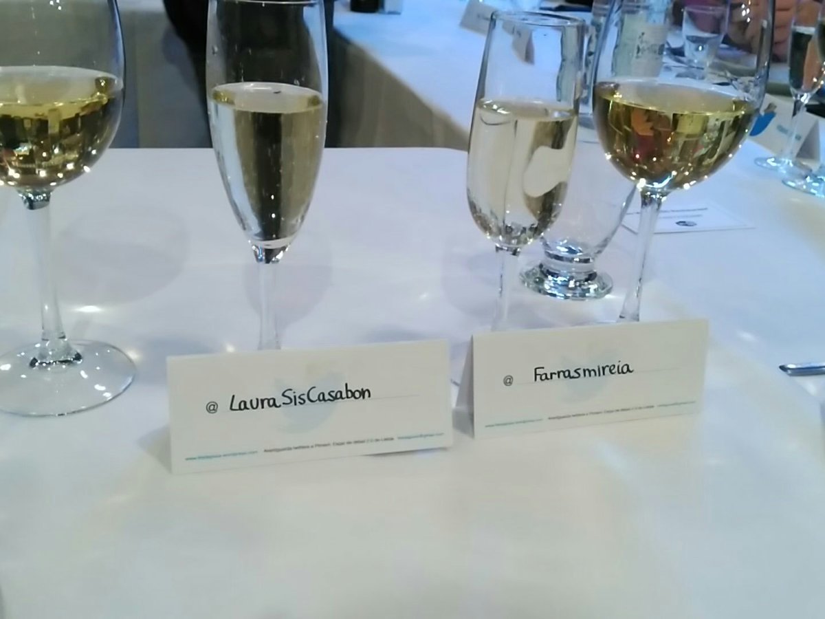 Un dijous diferent, ansiosa per escoltar les paraules d'<a href="/albertllovera/">Albert Llovera</a>. #lleidapiula