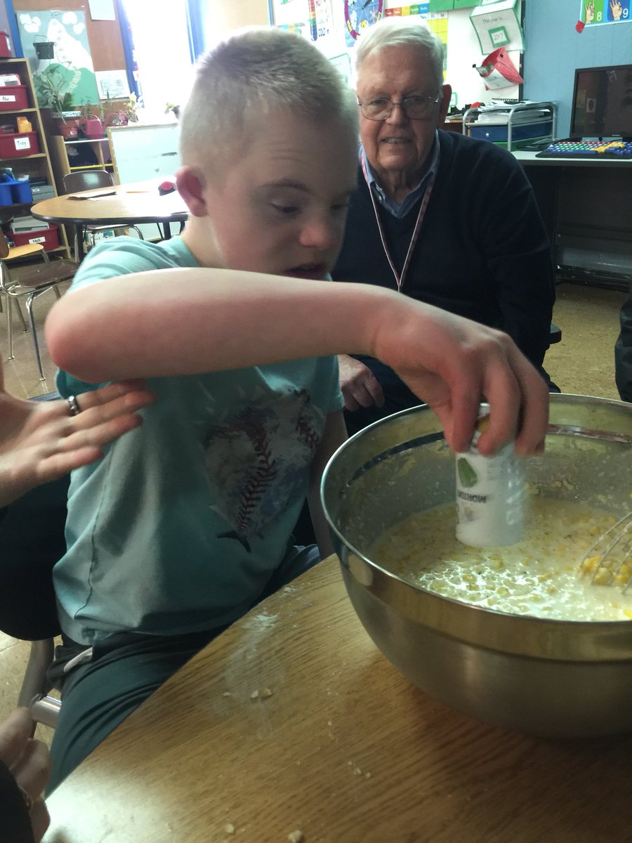Getting ready for our second annual Thanksgiving feast by making some #creamedcorncasserole ! <a href="/DMMShornets/">Dexter McCarty MS</a> #GoHornets