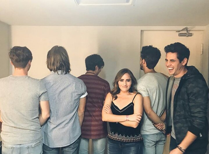 Dvicio_Tunisia's tweet photo. .@DenamoraMx (via IG)
"DVICIO/ OICIVD 😂🔥#AEROFEST17 ⚡️
.
.
.
#dvicio #casihumanos" https://t.co/Gz3BUiCgg0