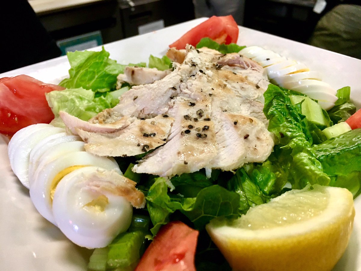 MainStrGrill's tweet photo. Eat healthy this holiday season! Stop in for our #IdealProtein Cobb Salad #lunchspecial today #lewistonidaho #bestlunchspot #lcvalley https://t.co/RQppFzm9Md