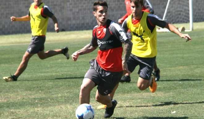 #Independiente | Luego de 16 días de recuperación, #Bustos se entrenó junto al plantel. De todas formas no jugaría contra River y sí lo haría en la Sudamericana ➡️ole.com.ar/independiente/…