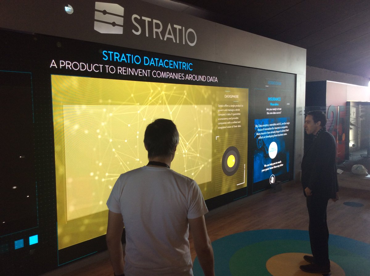 ubiquotechs's tweet photo. @Bigdataspain2017 Usuarios el stand interactivo Stratio con tecnología Ubox https://t.co/rXRr9ZCGuw