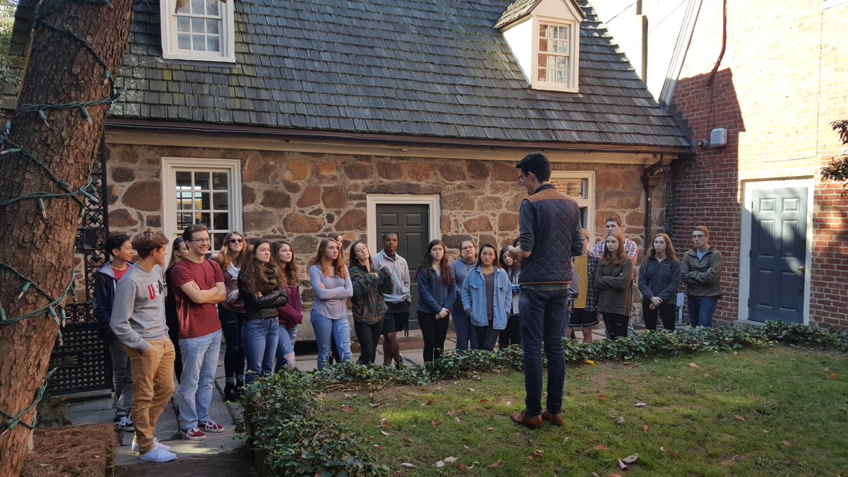 Richey0616's tweet photo. Getting our Edgar-ucation from the AWESOME Tyler at @PoeMuseum. π #APEng11 #FieldTripDay #CousinWife https://t.co/r14KoGxBMd