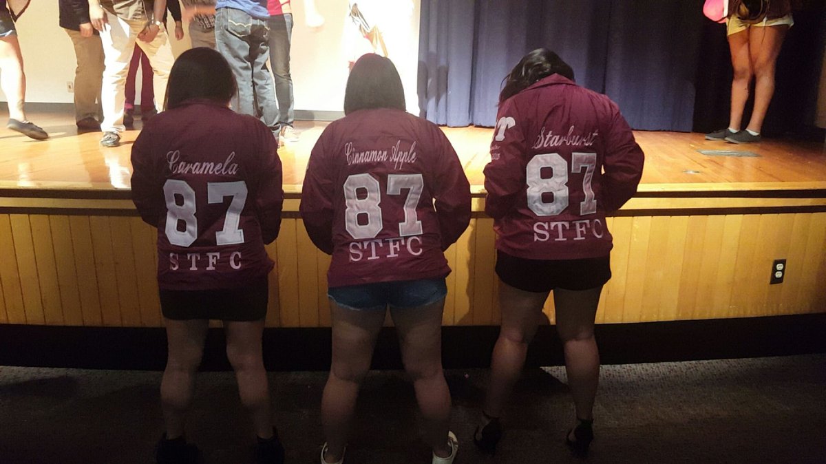 hilsjayy_18's tweet photo. #KDChiTwitter 💕🐧 https://t.co/LavPQAIme4