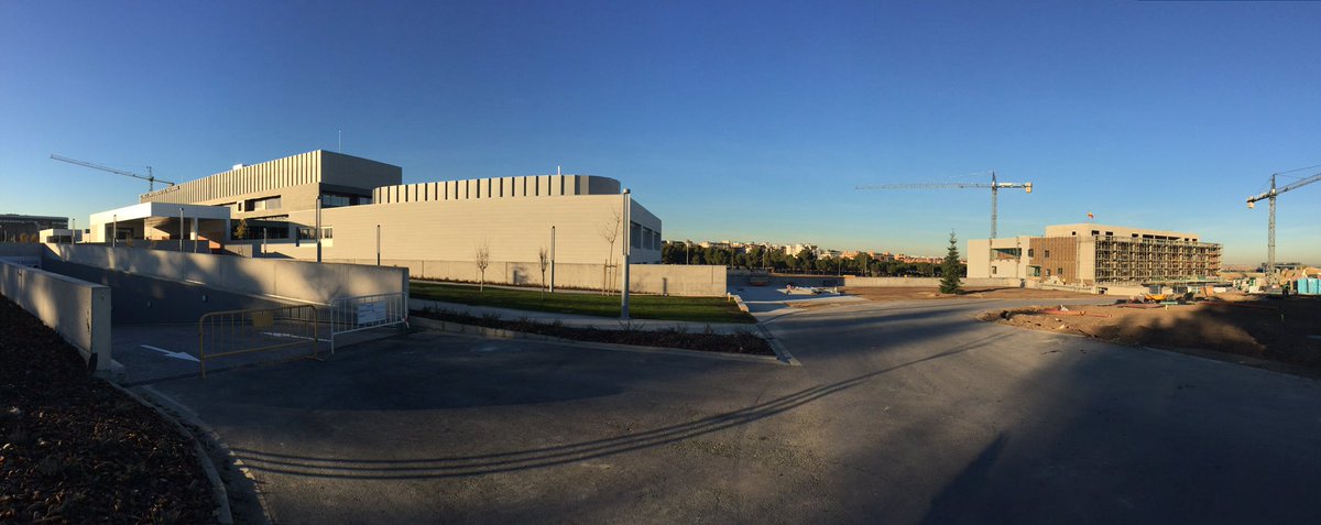 alumni_unav's tweet photo. Los alumni @unav tenéis casi listo vuestro espacio en Madrid, el futuro campus. Y casi a punto @ClinicaNavarra. 

¡Damos fe de ello! https://t.co/HOru4bGIVc