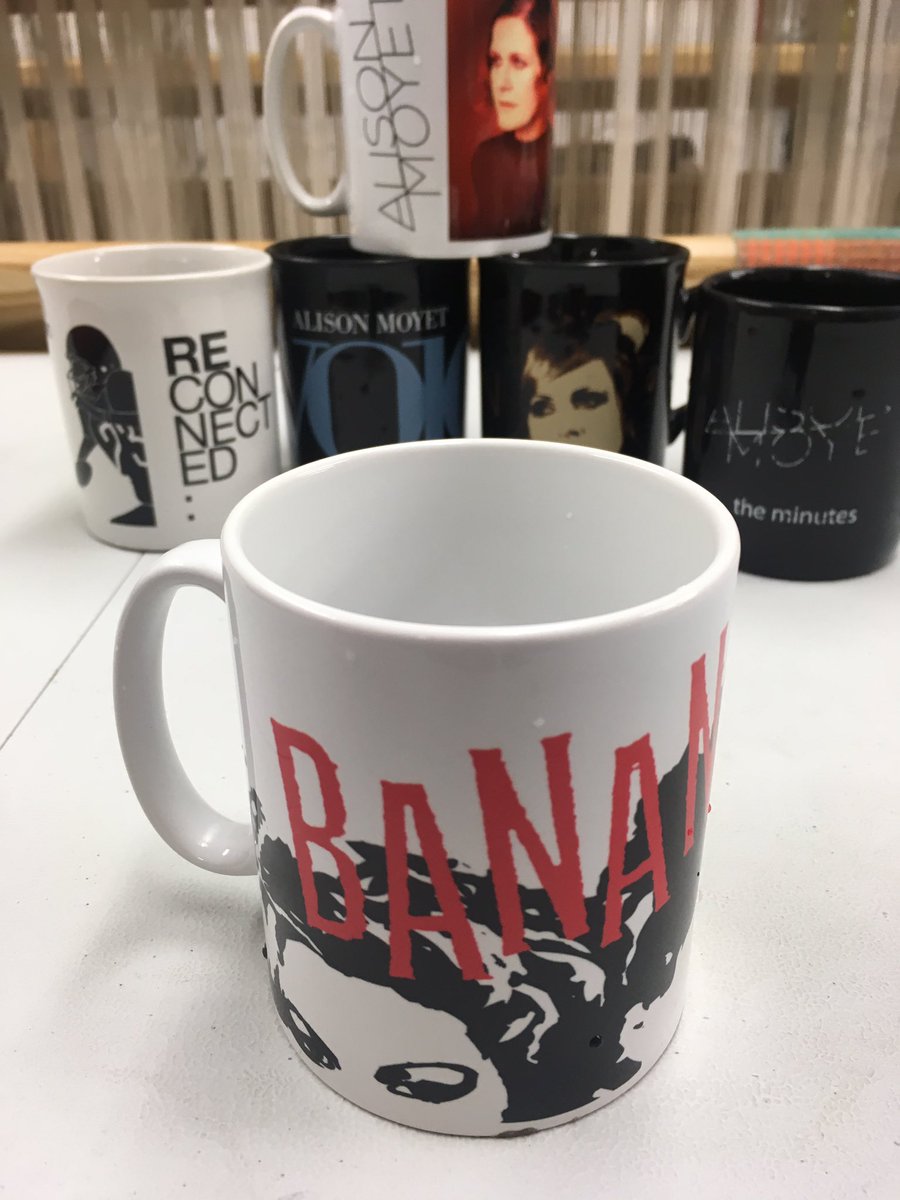 PickOneWeaver's tweet photo. Just added my @VivaBananarama mug to my @AlisonMoyet @alisonmoyetnews collection ... I can never have enough studio mugs for my weave students. All fully booked for tonight's class #happytimes #AlisonMoyet #Bananarama #weaveclass #teach #learn #makeyourown https://t.co/oRLfGII8HR