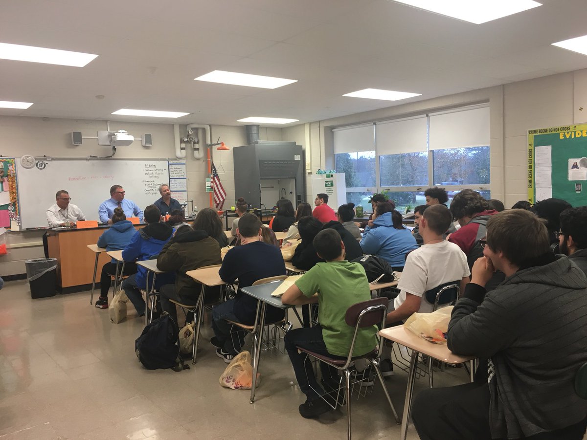 KHarrington28's tweet photo. Employer Panel!! Asking real questions for awesome insider tips &tricks when finding employment and working your 1st job! #wwpschat #skillstopaythebills #transitionri https://t.co/T2hmetmFc0