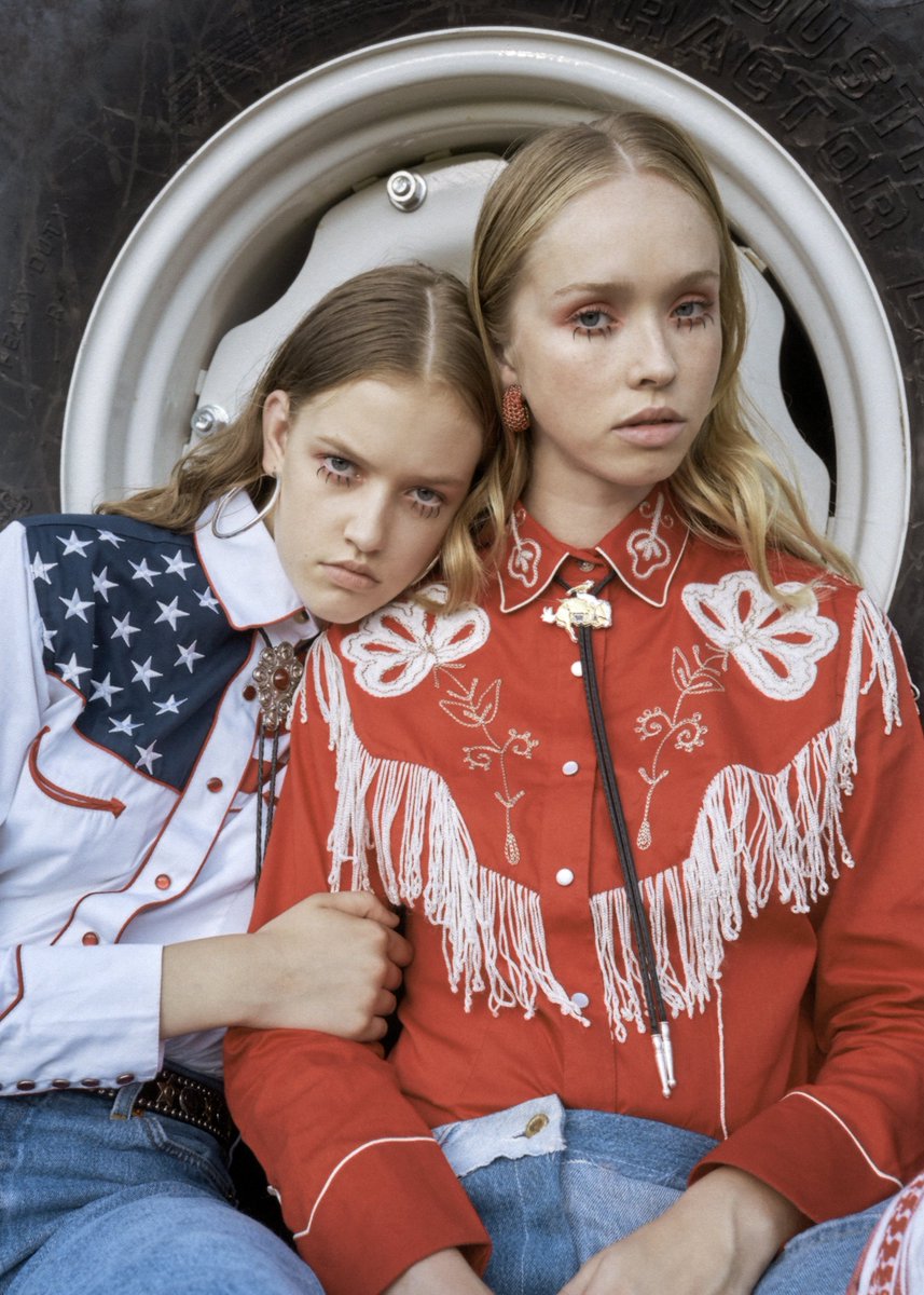 🎡My Fair Lady🎡: bullettmedia.com/editorial/my-f… (📷: David Hans Cooke, 👛: Marisa Ellison, ✂️: <a href="/HairbyWadeLee/">Hair by Wade Lee</a>,💄: Yui Ishibashi, 👯: Emma &amp; Farrah)🇺🇸 #BULLETTFashion🍭