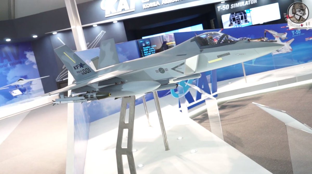 AirRecognition's tweet photo. #ADEX2017: Want to find out all about the KF-X🇰🇷 avionics? Check out #Hanwha answer ▶️🎥@hanwhagroup https://t.co/W6VaYuPUFa https://t.co/yT3W0mLjk6