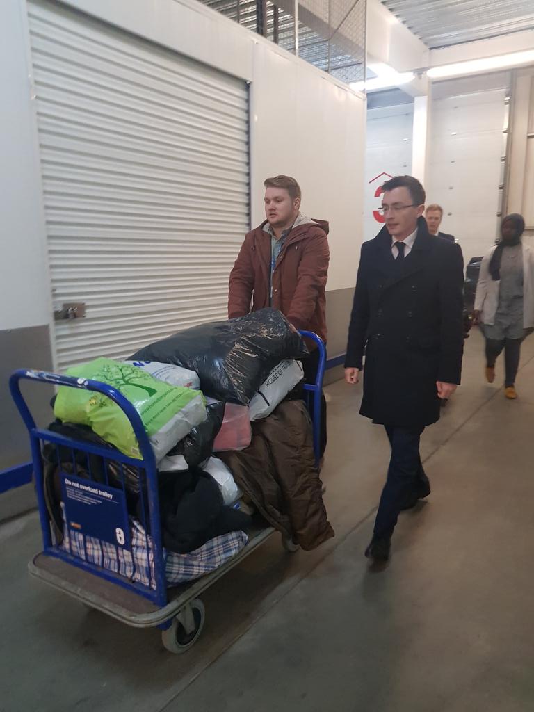 HumanAppeal's tweet image. A massive thank you to @seananstee  &amp;amp; @TraffordCouncil  who brought along 64 coats to @SafestoreLtd for our #WrapUpMCR campaign! 

You can still donate yours until the 24th of November. Find all our drop off points here: https:/humanappeal.org.uk/wrap-up-manchester