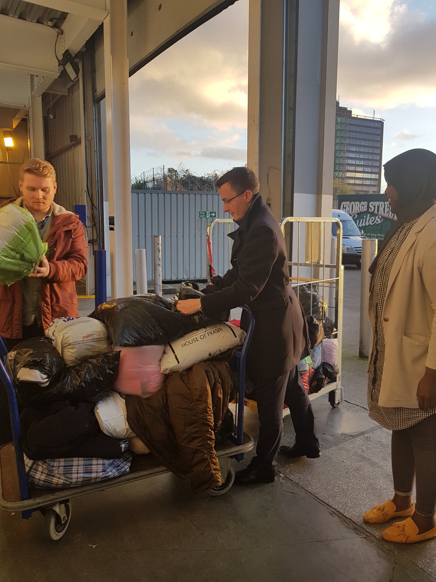 HumanAppeal's tweet image. A massive thank you to @seananstee  &amp;amp; @TraffordCouncil  who brought along 64 coats to @SafestoreLtd for our #WrapUpMCR campaign! 

You can still donate yours until the 24th of November. Find all our drop off points here: https:/humanappeal.org.uk/wrap-up-manchester