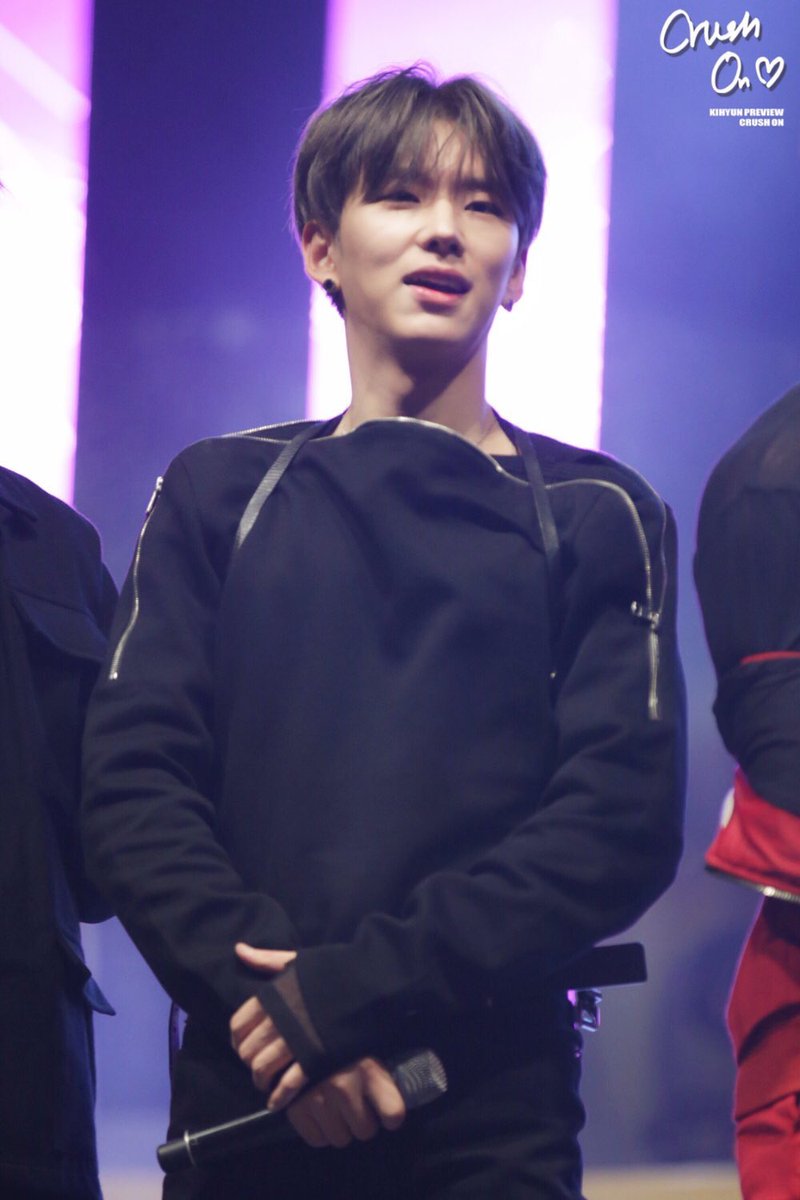 kihyunspics's tweet photo. 171116 — © crush on https://t.co/FC3XxOXUHQ