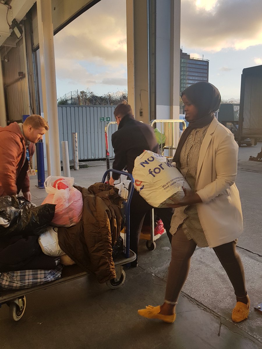 HumanAppeal's tweet image. A massive thank you to @seananstee  &amp;amp; @TraffordCouncil  who brought along 64 coats to @SafestoreLtd for our #WrapUpMCR campaign! 

You can still donate yours until the 24th of November. Find all our drop off points here: https:/humanappeal.org.uk/wrap-up-manchester
