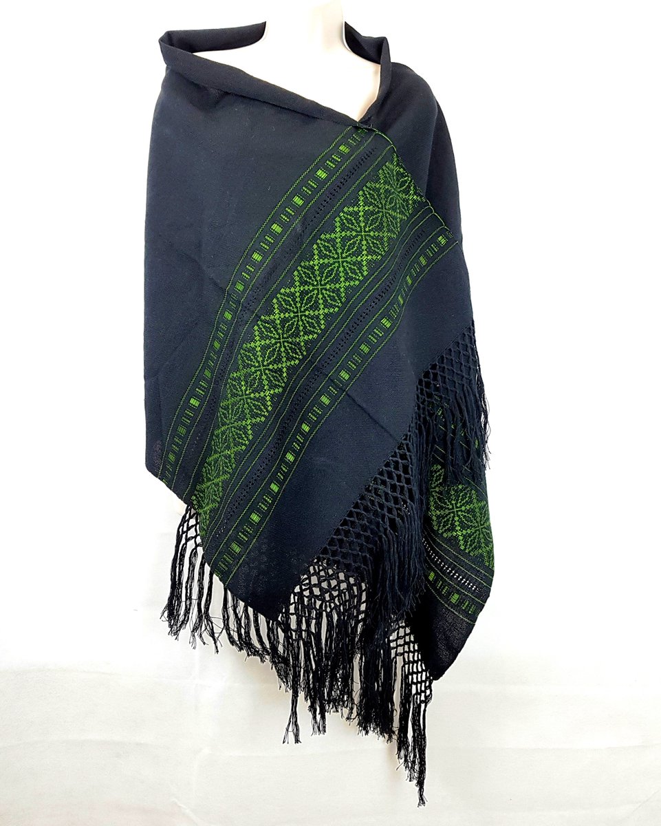 mexicanera1's tweet photo. #ThursdayThoughts The versatile mexican #rebozos #shawls #scarf are in #UK . The most versatile piece of #Mexican fashion. Visit us https://t.co/LMqiWe0v3i 
#SocialEnterpriseDay  #ChristmasIsComing  #christmasgifts https://t.co/pAvdOmyFFX
