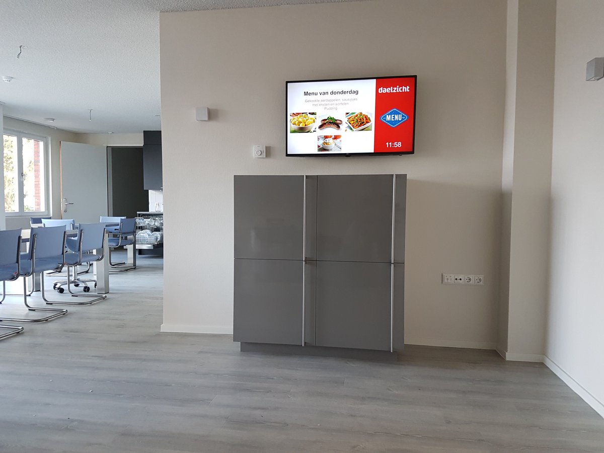 Screenlink2015's tweet photo. Ook voor zorginstellingen verzorgen we de narrow-casting inclusief speciale slimme software voor de bewoners #screenlink #zorg https://t.co/Q622pdW2VV