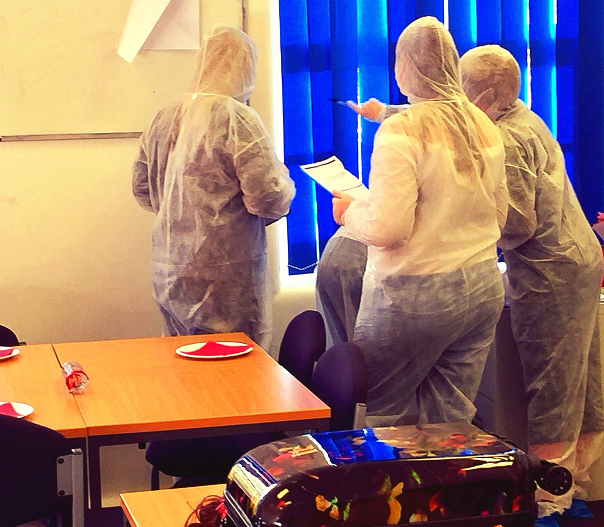 sunderlandsix's tweet photo. Our @sunderlandsix Criminology A-Level students did a great job finding evidence in our mock crime scene investigation today! https://t.co/dVc1dLlNbS