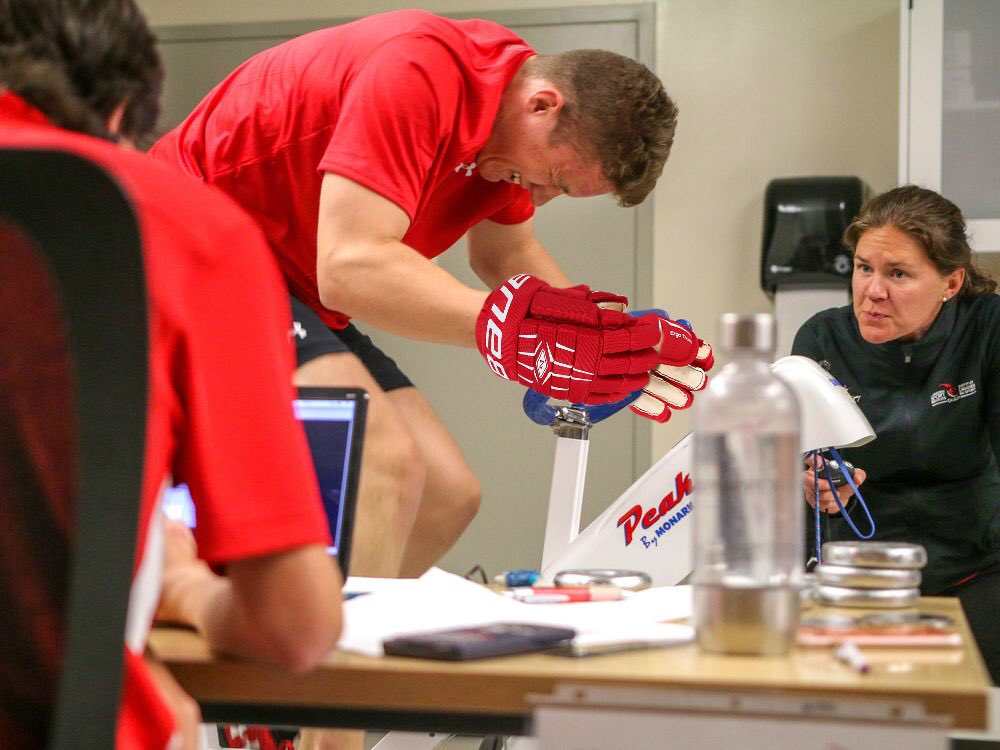 Isuckatpicking's tweet photo. I never noticed it before but Matthew Tkachuk never takes his gloves off. Personal choice I guess. #flames https://t.co/sRcJOXdL5I