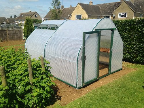 SelfStorageCoWA's tweet image. #essexhour are you green fingered? We have bubble wrap in store to keep you warm #storageislife
