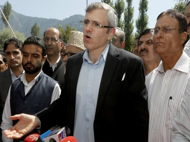ETVBharatEng's tweet image. What is stopping you from getting PoK back, asks Omar
@OmarAbdullah @ahir_hansraj #Pokissue #Farooq Abdullah
eenaduindia.com/news/national-…