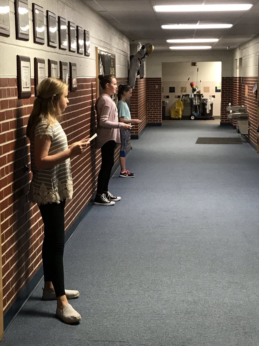 herronfive's tweet photo. 6th Grade practicing speeches #DrivingStudentSuccess @InmanSchools @KSUfanCam https://t.co/SFNBWP9Lz5