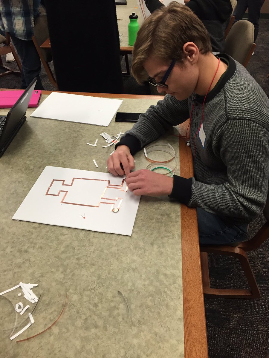 Lydfisher05's tweet photo. Makerspace fun. Hoosier Student Digital Leadership. #equip #engage #wcsmission https://t.co/AG4NIt6uzl