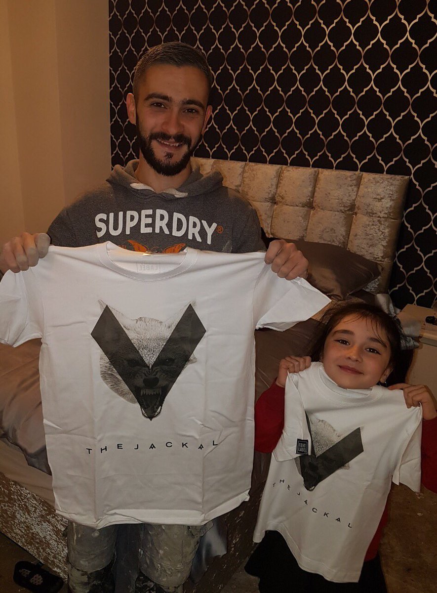 GBoomer87's tweet photo. T-shirts have arrived for Daddy and Mia #FramptonReborn #COTJ #SheIsntHalfExcited @RealCFrampton https://t.co/pihOJibX9I