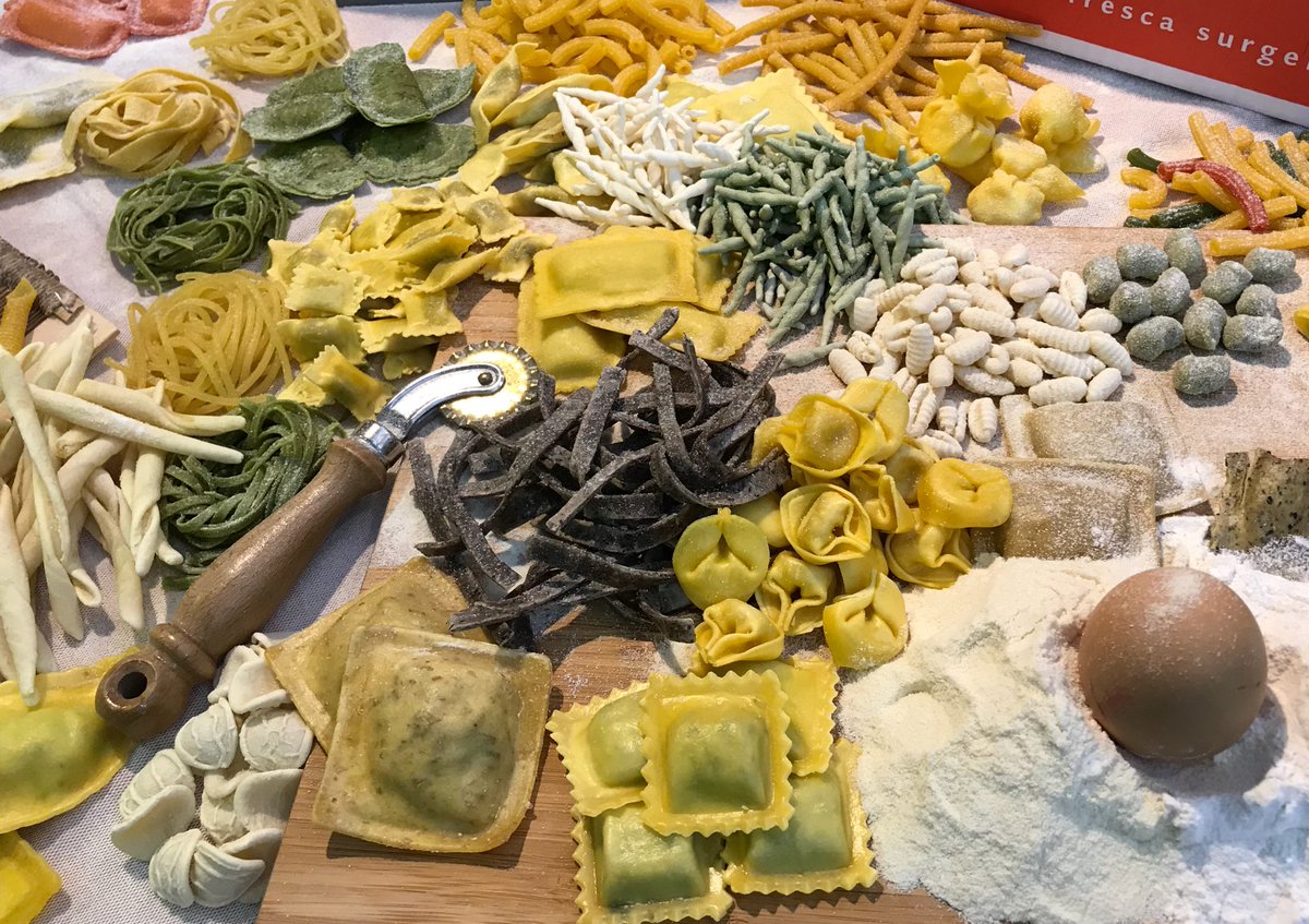 fritto_uk's tweet photo. Overwhelmed by the amount of #Pizza &amp; #freshpasta you can find @EPPSHOW ...mamma mia I am in heaven 😍 #EPPSHOW17 #london https://t.co/fzCiyFHe4K