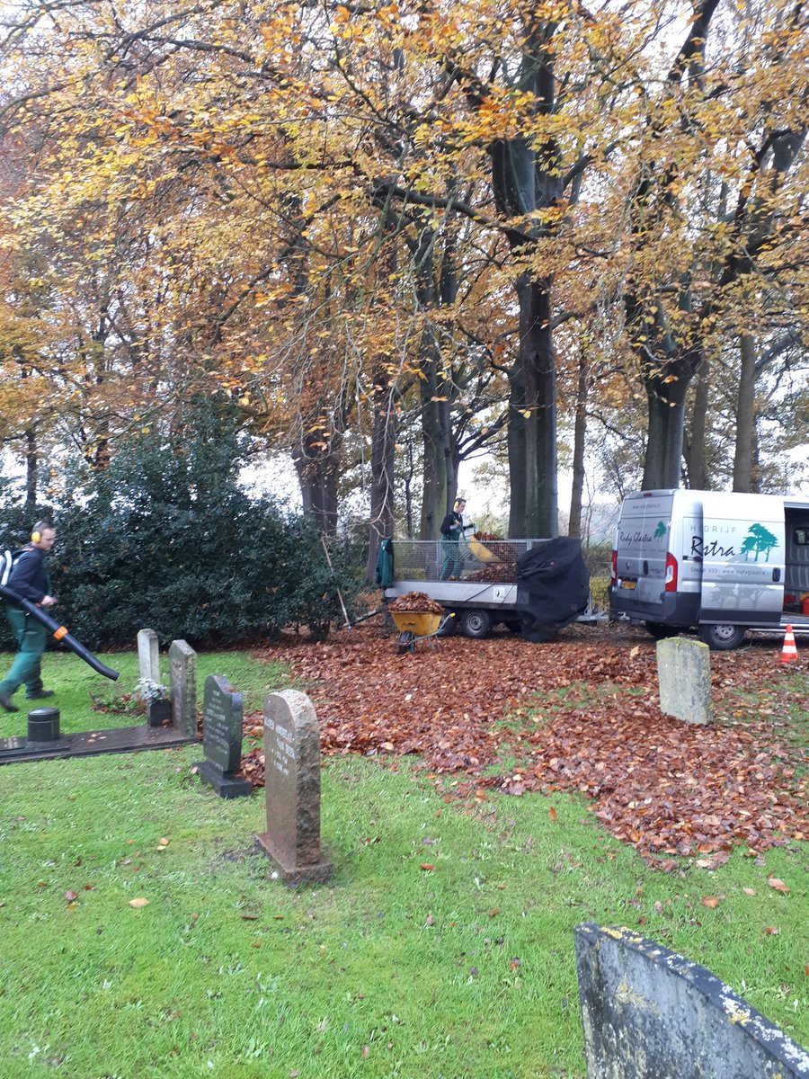 Paar dagen #bladruimen begraafplaatsen #steenwijkerland