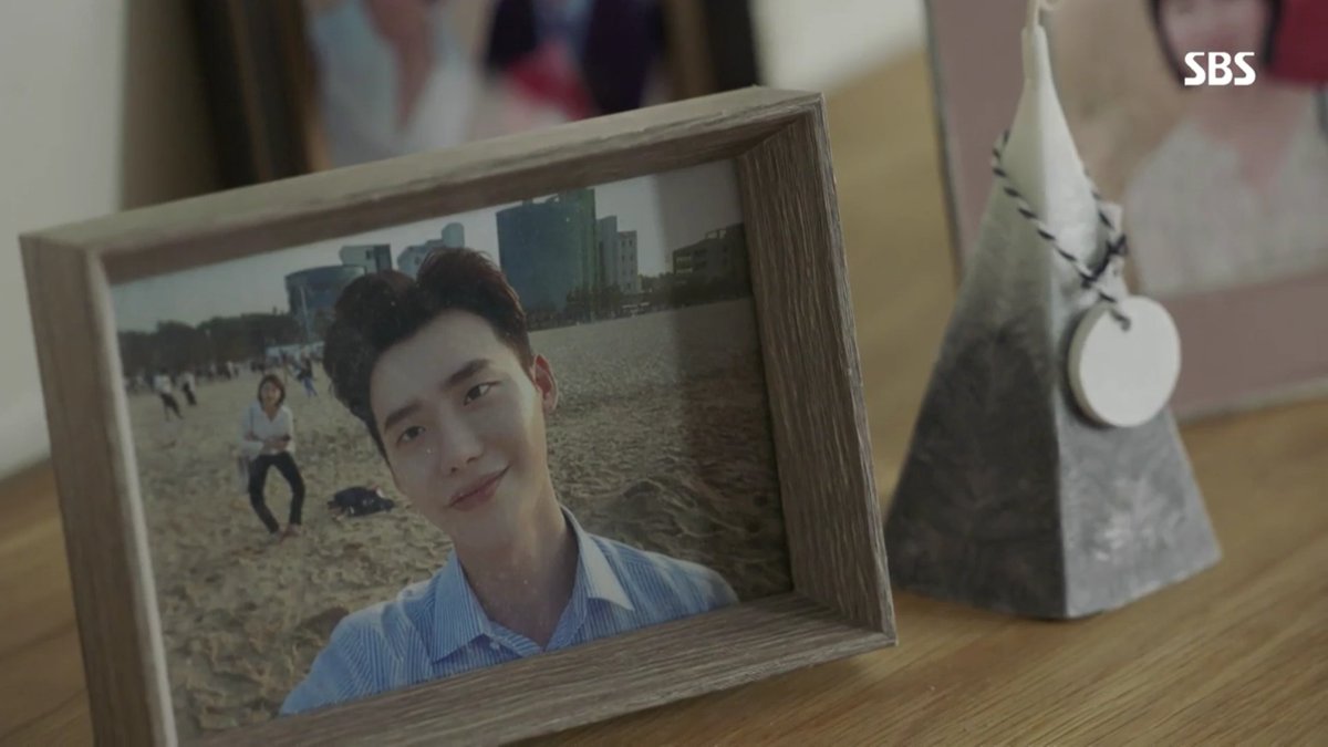 aFamous_lines's tweet photo. 앞으로도 힘든 선택을 하고 고단하겠지만, 1년이 지나면 오늘 같은 아침이 오기도 하니까, 그 날을 믿고 버티라고. 모든 선택이 옳았다고 생각하는 날이 올 거라고.
#당신이잠든사이에 #정재찬 #남홍주 https://t.co/s4i4SsPqge