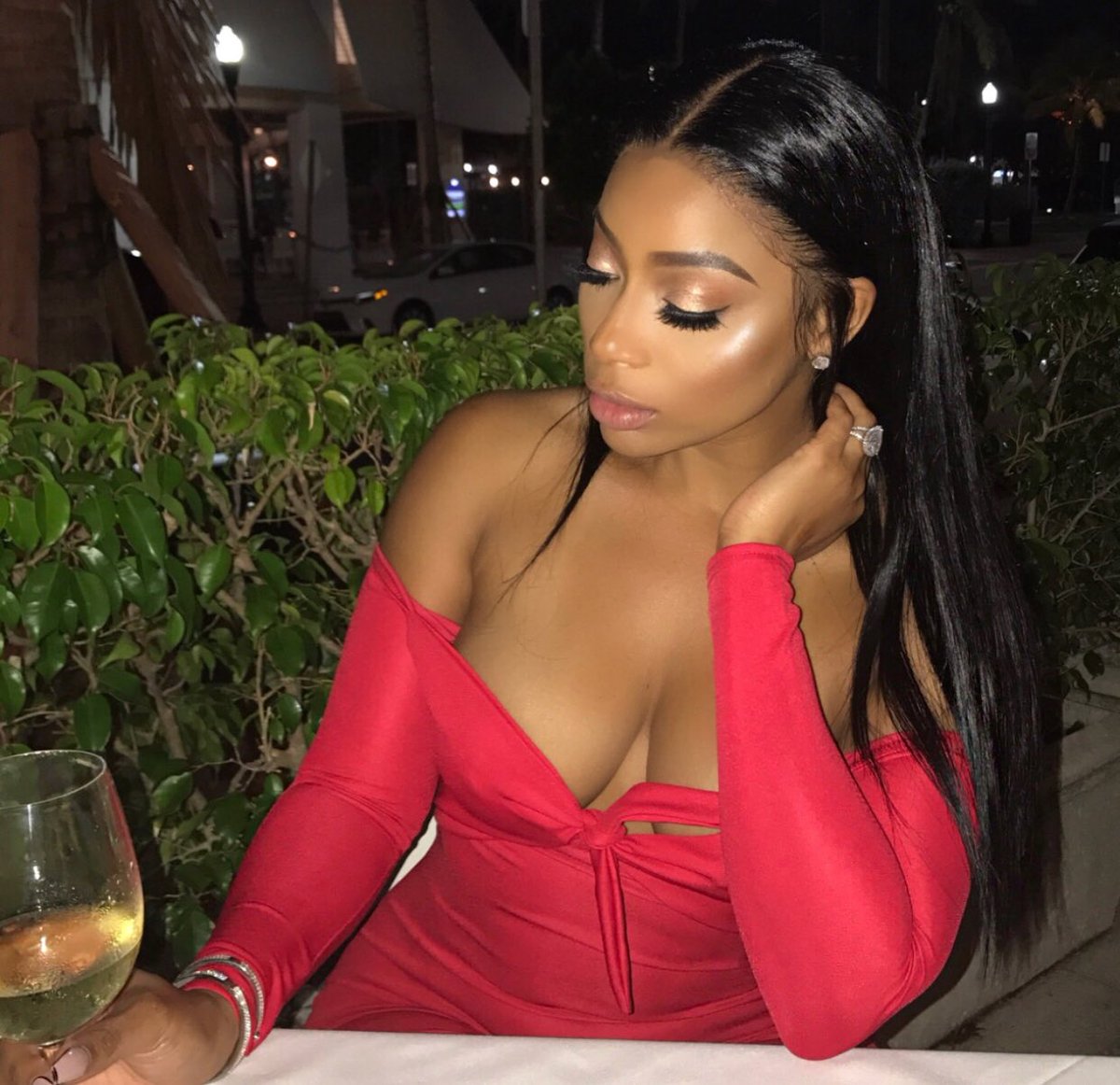 TommieLHHATL's tweet photo. 🥂 https://t.co/oX6sMCFVDt