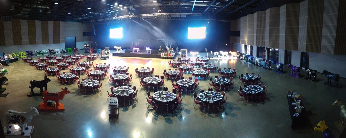 The stage is set for <a href="/HerdAboutMK/">Herd About MK</a> Gala Dinner. Raising money for @MKDonsSET and others. Thank you so much everyone especially Simeon and Rob