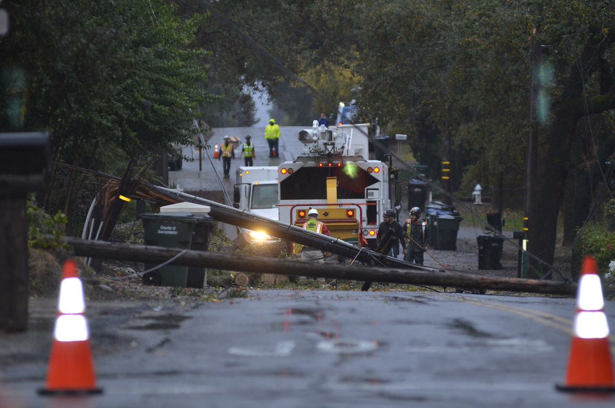 Thank you <a href="/SMUDUpdates/">SMUD</a>!!! Your staff are amazing... working so hard in the rain