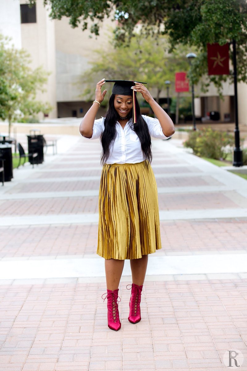 TonyToniTvne's tweet photo. Finished my 1st semester with a 0.3 GPA, 1.5 yrs Academic Prob. , 2 yrs Probation, &amp; Countless L’s Later .... I will be leaving Texas State in 30 days with my Bacholer’s Degree in Advertising with 2.9 GPA, Multiple Job Offers and my edges still in tack 💪🏾 #NothingButGOD https://t.co/jgMGpNKJyG