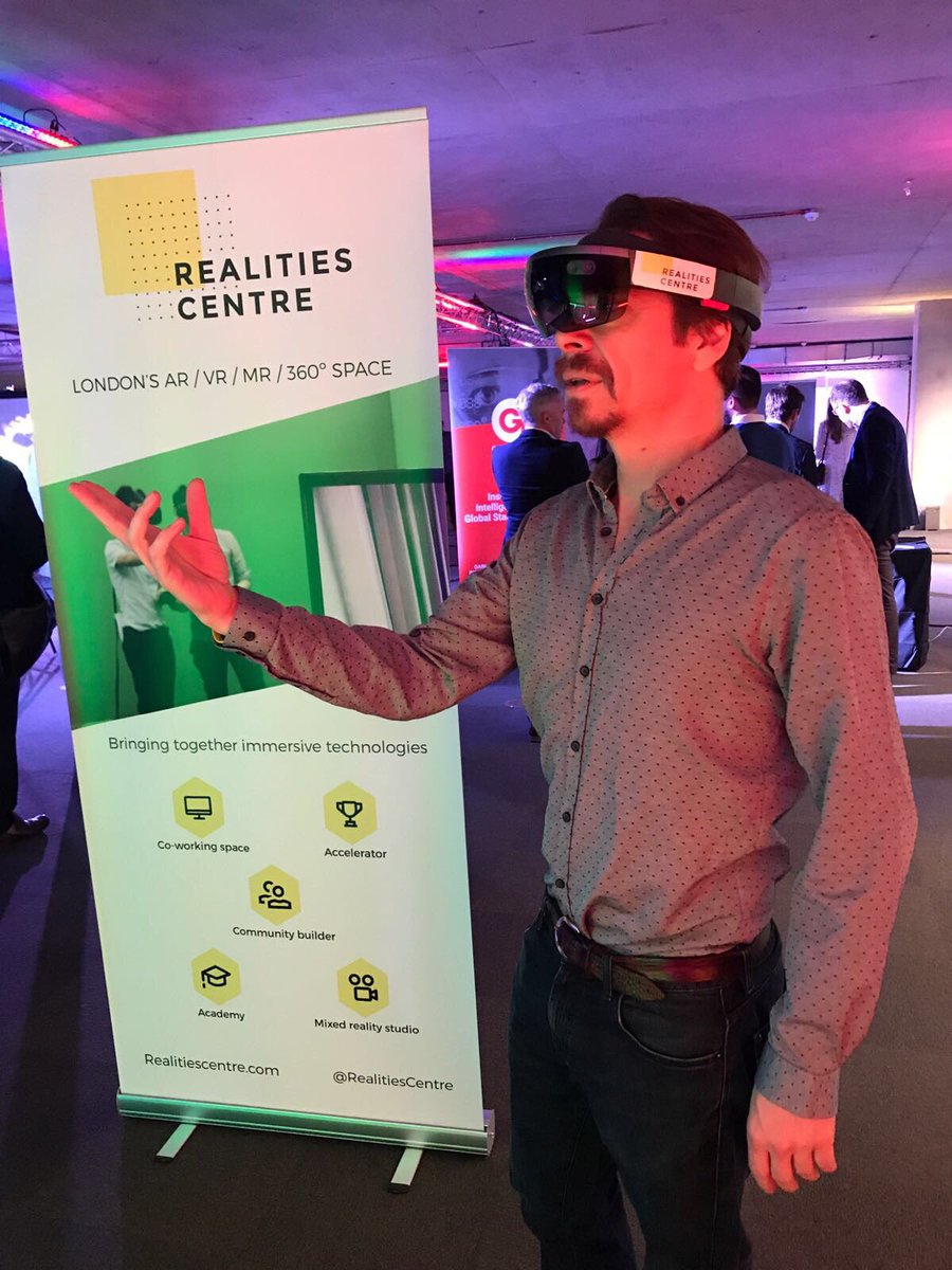 TLA AR VR Group tweet media