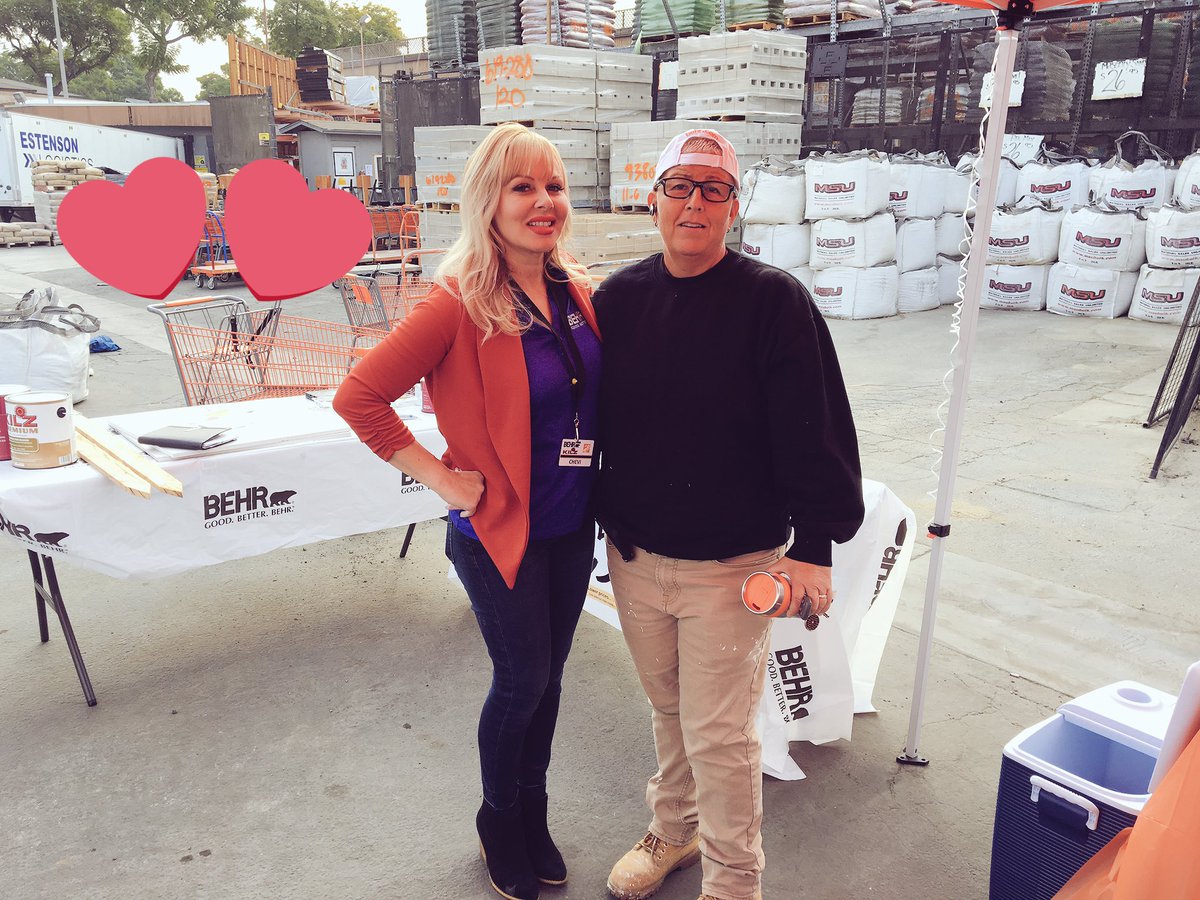 With a special contractor at my Pro Event in La Mirada ♥️ #BEHRlover