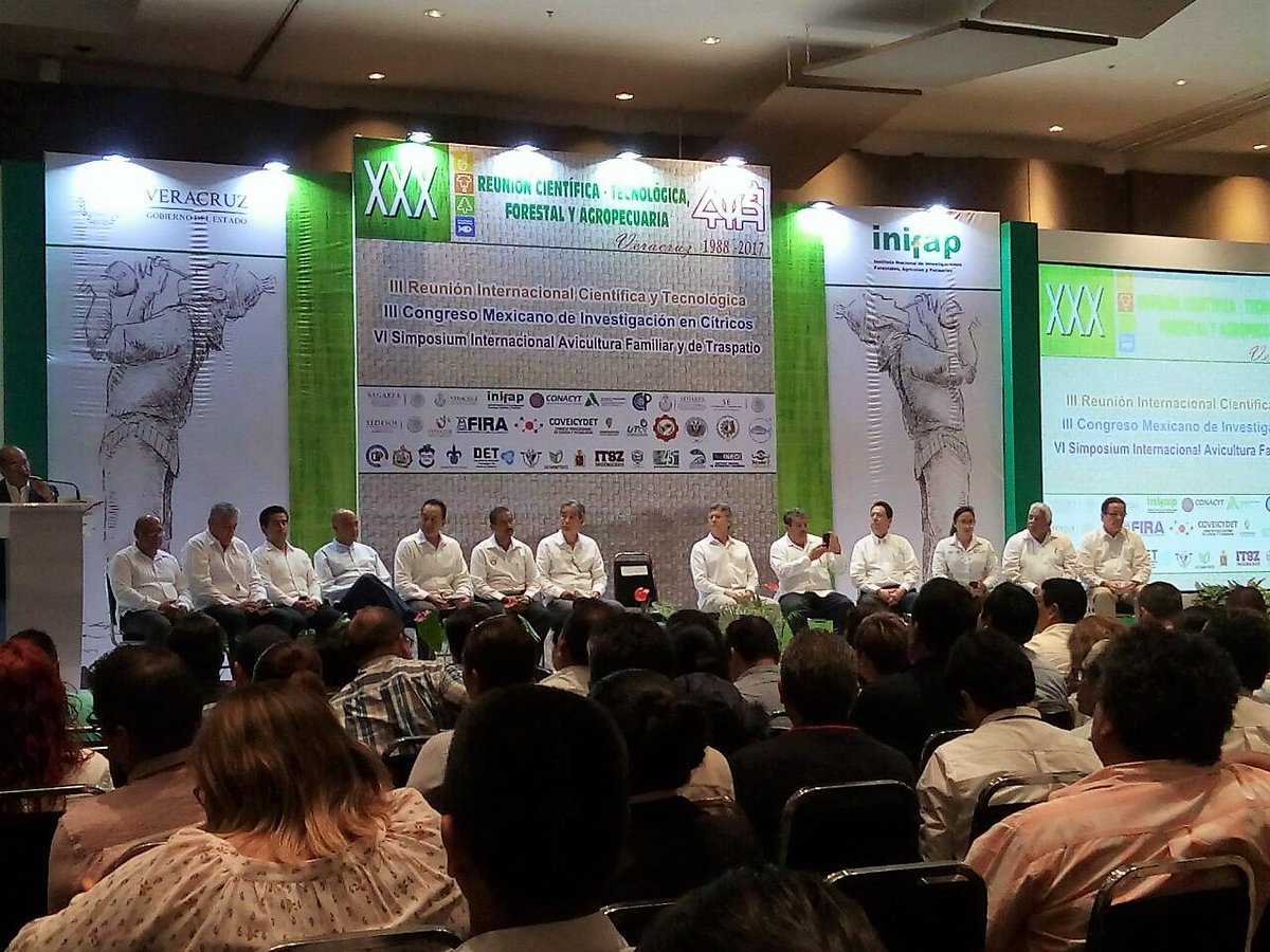 CONAFOR's tweet photo. Participamos  en la XXX Reunión Científica y Tecnológica Agropecuaria, Forestal y Pesquera  de #Veracruz, organizado por  @inifap y 35 instituciones de investigación y gubernamentales,  en la que se muestran los avances científicos y tecnológicos al sector productivo local. https://t.co/DnrPGXbQ4i