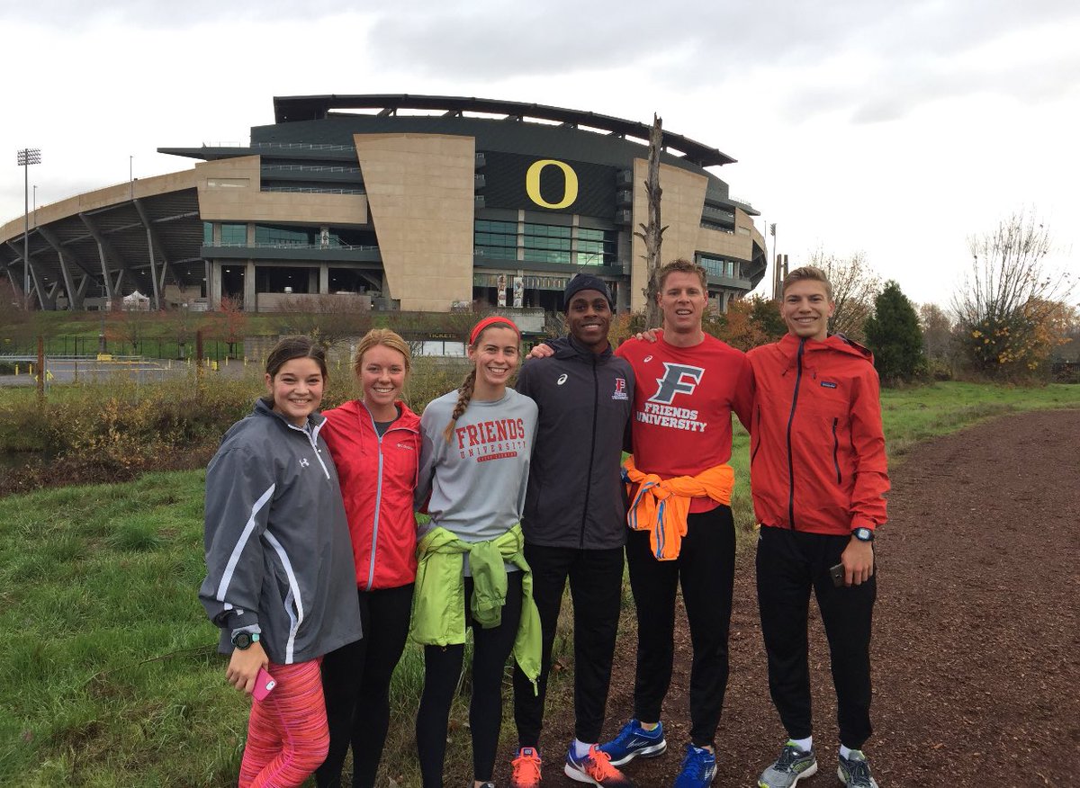 FriendsUXCTF's tweet photo. Our XC National Qualifiers made a pit stop over in Eugene to check out Tracktown, USA! #GoDucks 

#YouKnowYouAreJealous https://t.co/A9YhgcFSDD