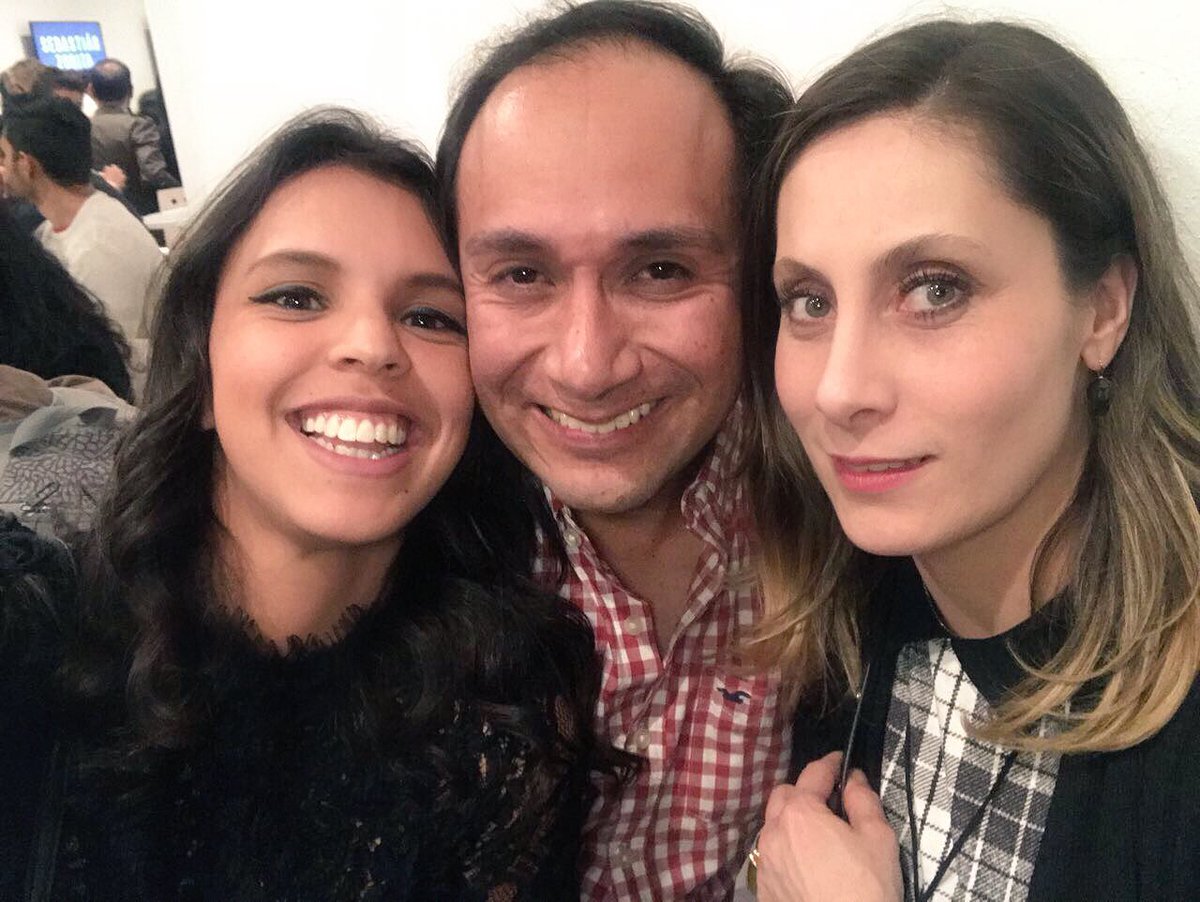 LaGaragarza's tweet photo. ¡Yo muy feliz con dos de mis personas favoritas en la vida! LOS AMO CON TODO MI CORAZÓN. #Mija @FernandaLaTovar y #CarlitosBB @_CarlosRangel ❤️❤️
#5AñosDeAntipastorela #EstrenoTemporada17/18 https://t.co/IxJGlPp2KH