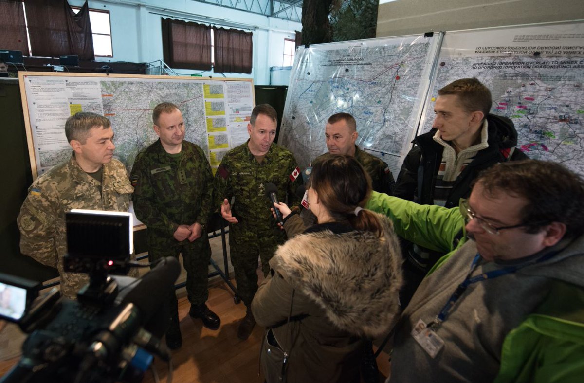 CanadianArmy's tweet image. Brigadier-General Derek Macaulay, Commander of the 5th Canadian Division is in Dęba, #Poland where @CanadianArmy /#5DivSoldiers are forging closer ties &amp;amp; enhancing skills with #Polish #Lithuanian &amp;amp; #Ukranian allies at #MAPLEARCH #StrongProudReady #Army #Canada150
