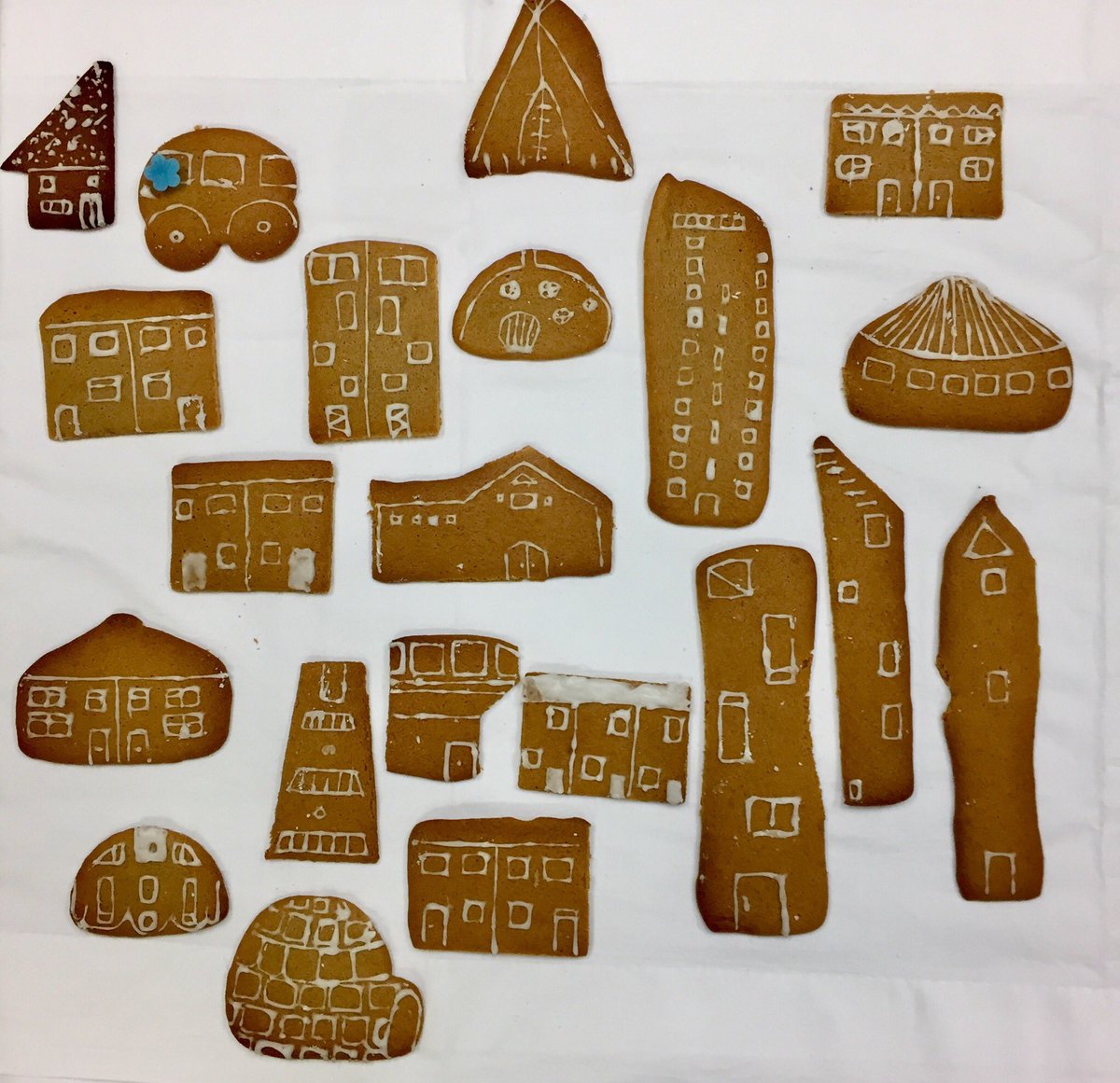 TomBostockArch's tweet photo. Who said architectures a piece of cake?! #liveworkmake #tolladine https://t.co/wK5sZ68sOe
