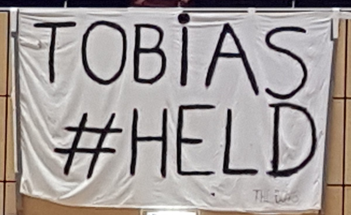 VolleybalFans's tweet photo. Vandaag niets over de wedstrijd, alleen dit: TOBIAS #HELD ! @topzwolleybalh1 @reitsemonkeypod https://t.co/Wv9Qpsf77P