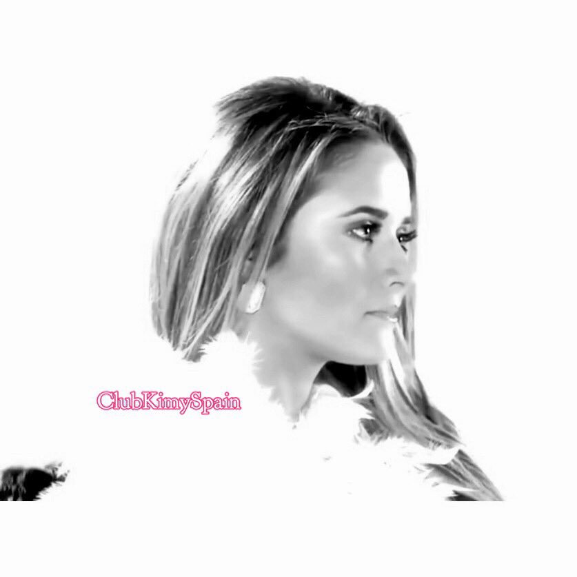 ClubKimySpain's tweet photo. La mejor modelo de todas 💛📸 @Kimy2Ramos https://t.co/VVPNebHYEF